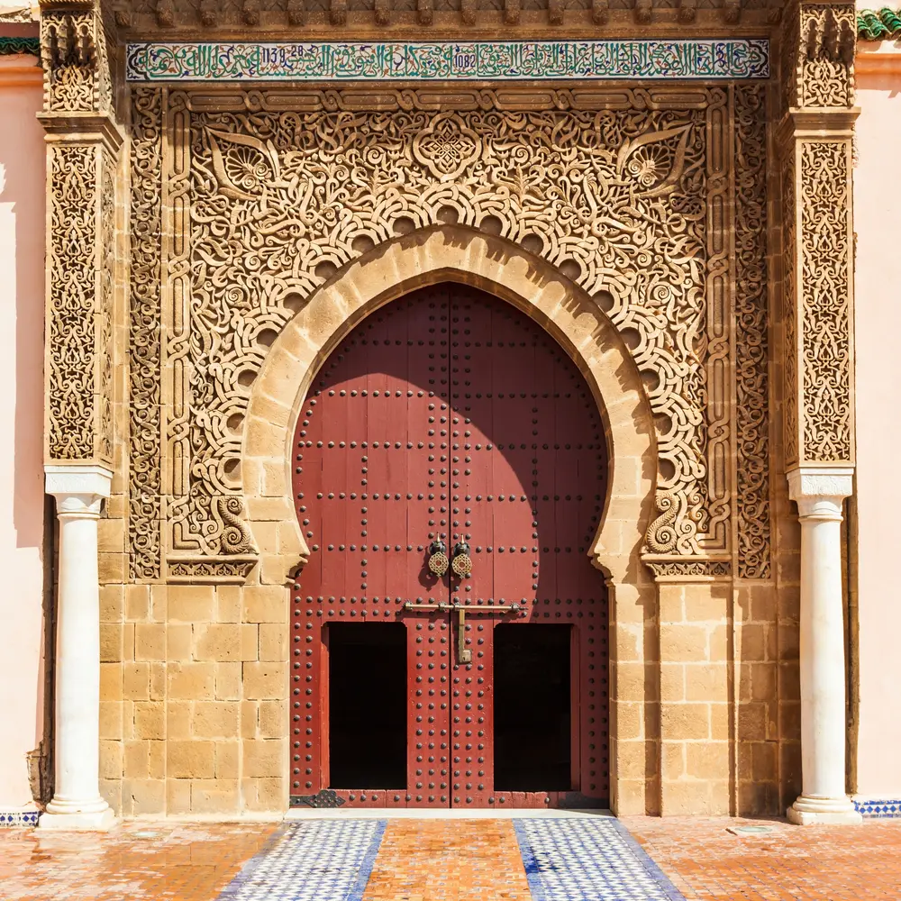Décor du mausolée de motif Moulay Ismail à Meknès au Maroc. Le mausolée de Moulay Ismail est un tombeau et une mosquée situés dans la ville marocaine de Meknès